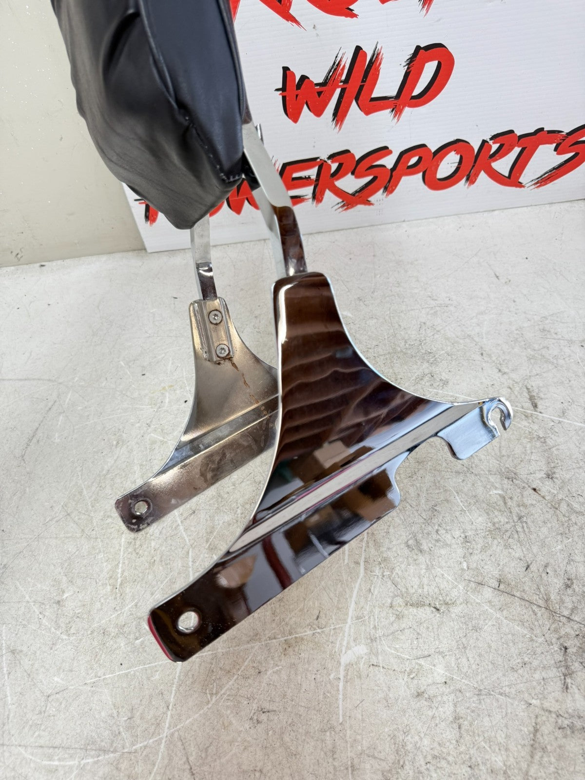 1997 HARLEY DAVIDSON SOFTAIL Sissy Bar Passenger Backrest Pad Chrome