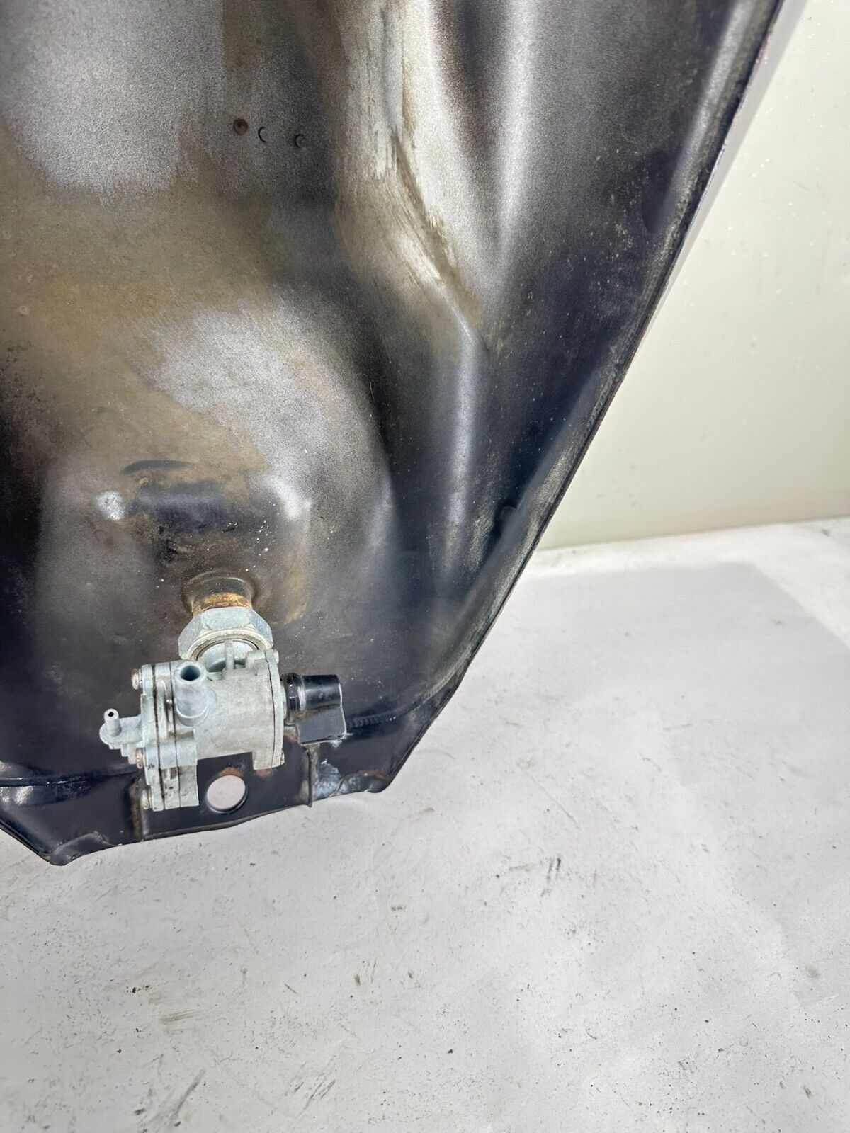 1998 HONDA VALKYRIE TOURING Gas Fuel Tank Dented