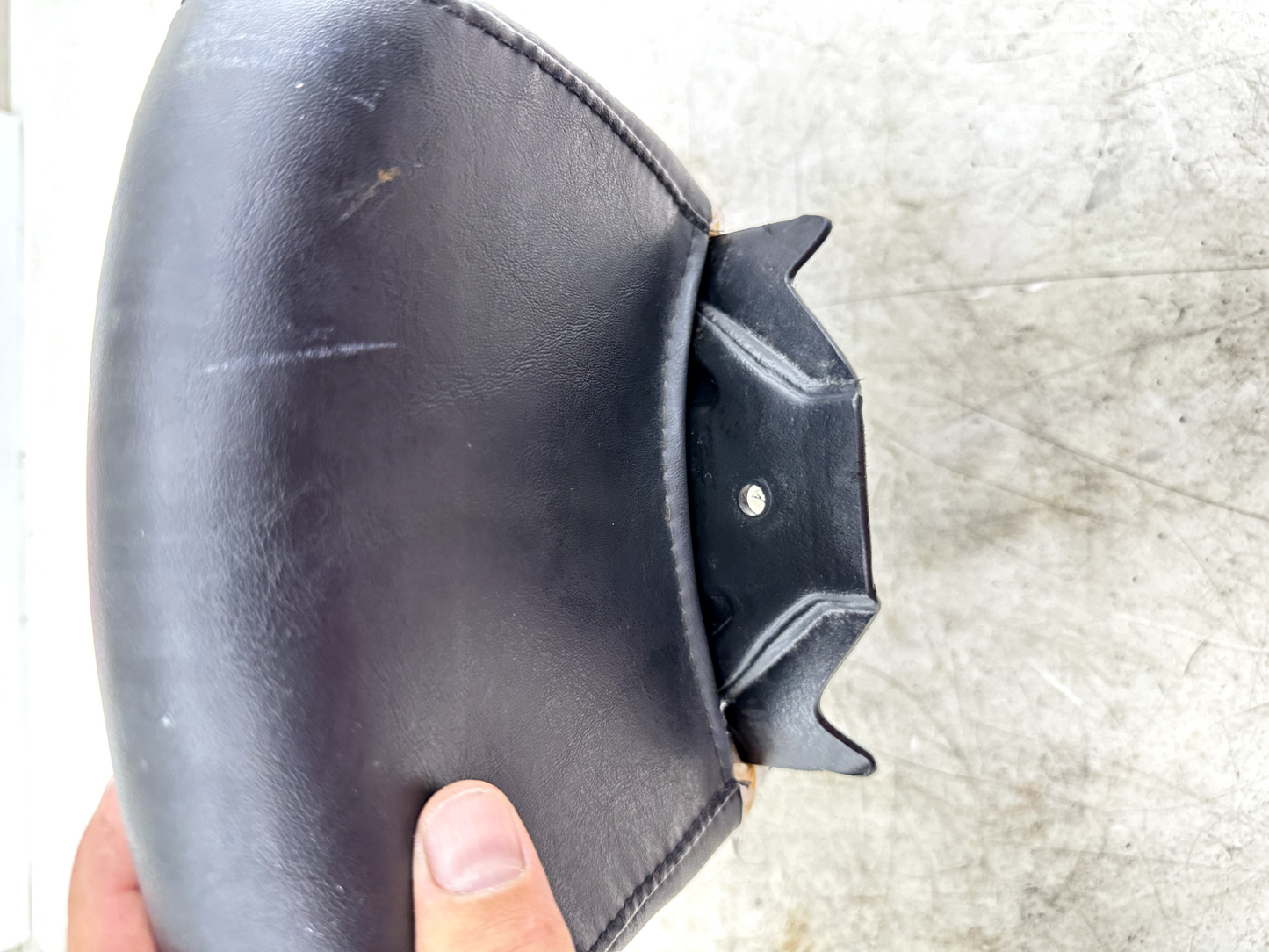 1997 HARLEY DYNA Passenger Seat Pillion Pad OEM HD