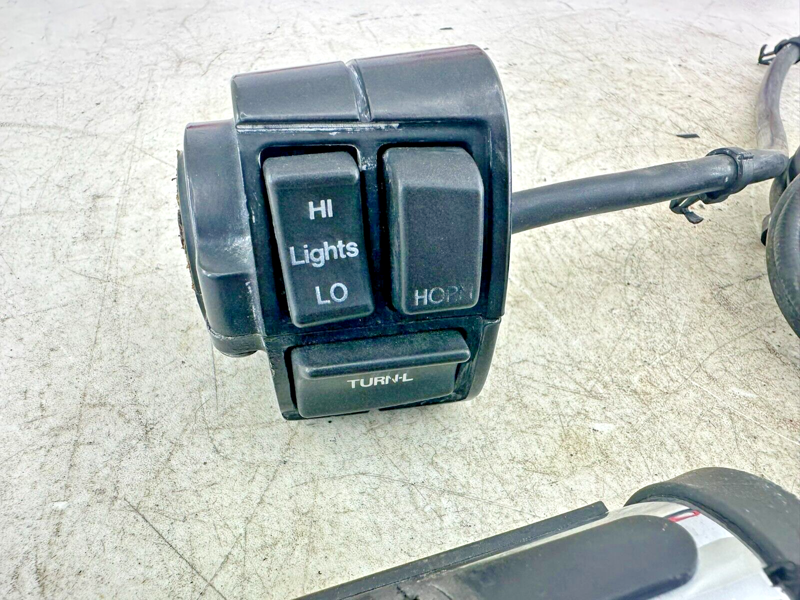1995 HARLEY SOFTAIL OEM HD 95 Older Switch Housing W/ Buttons Cable Grips