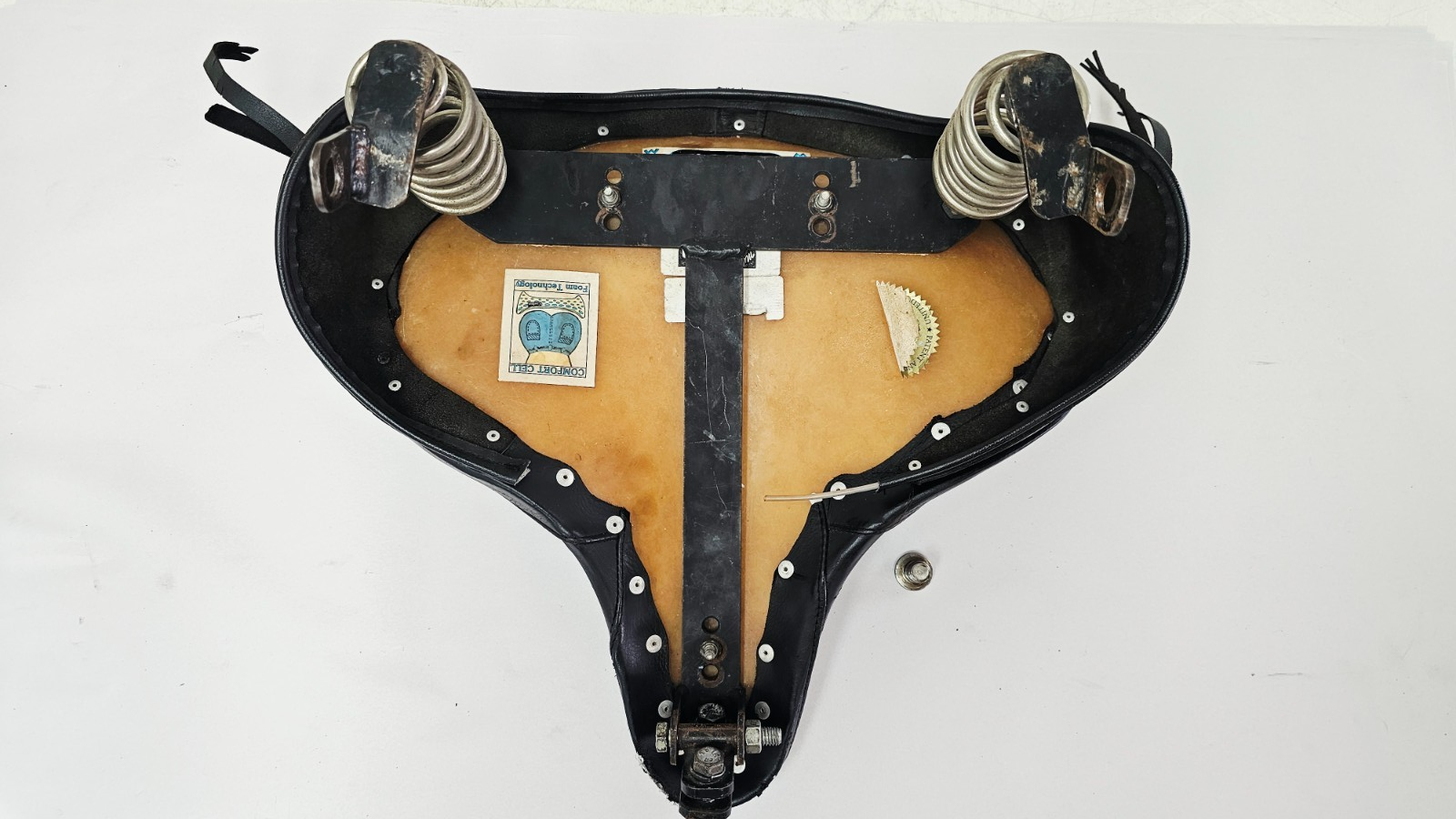 1995 HARLEY SOFTAIL FATBOY Corbin Solo Springer Driver Seat Chrome Filler Panel