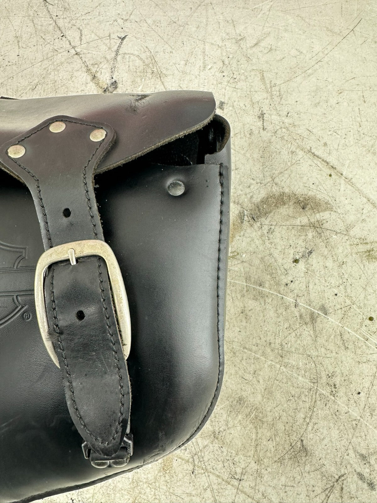 2001 HARLEY SOFTAIL OEM HD Leather Left Side Swingarm Saddlebag Storage Bag