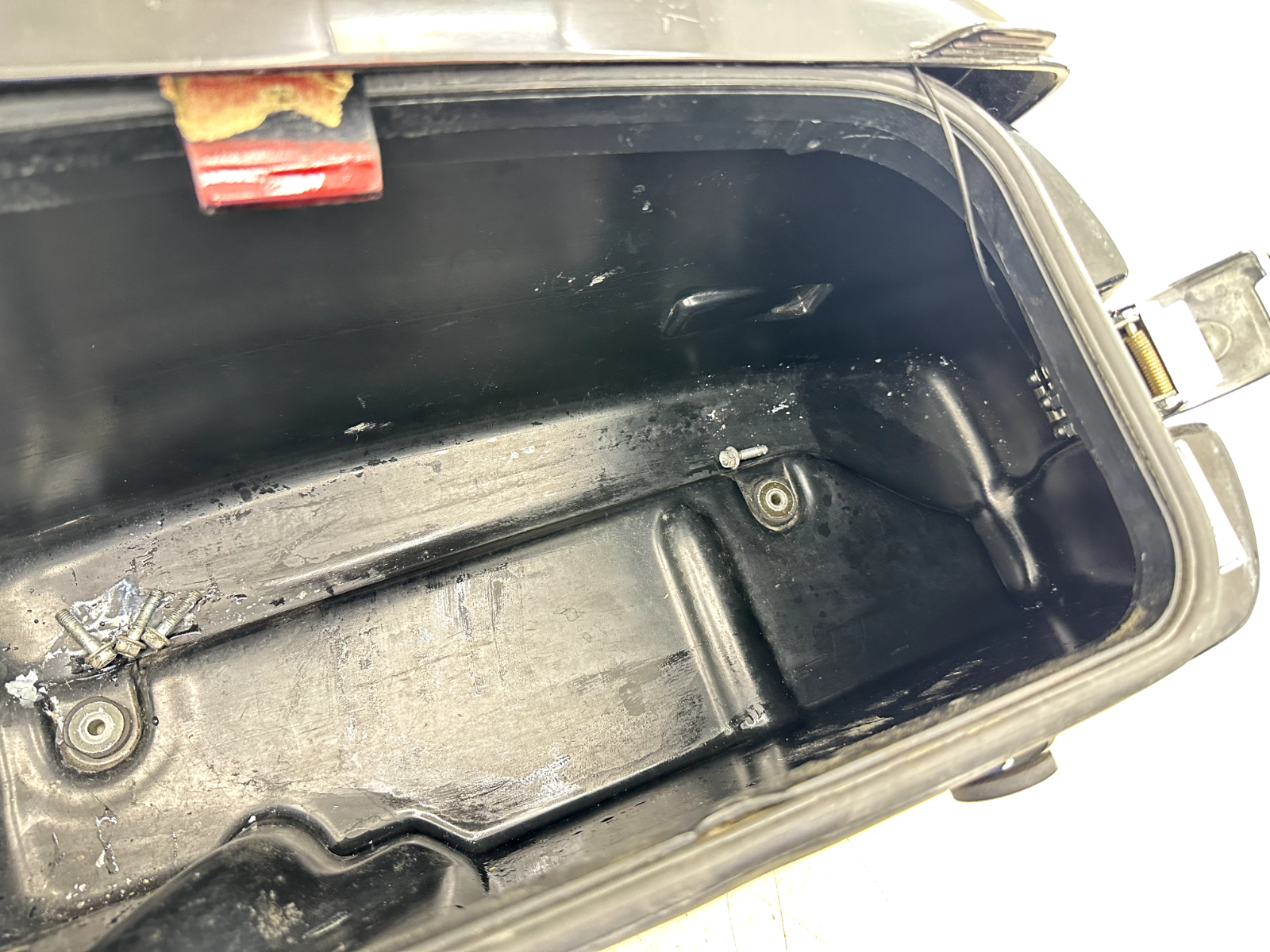 1999 HONDA VALKYRIE INTERSTATE Right Saddlebag w/ Rack + Lid No Cracks