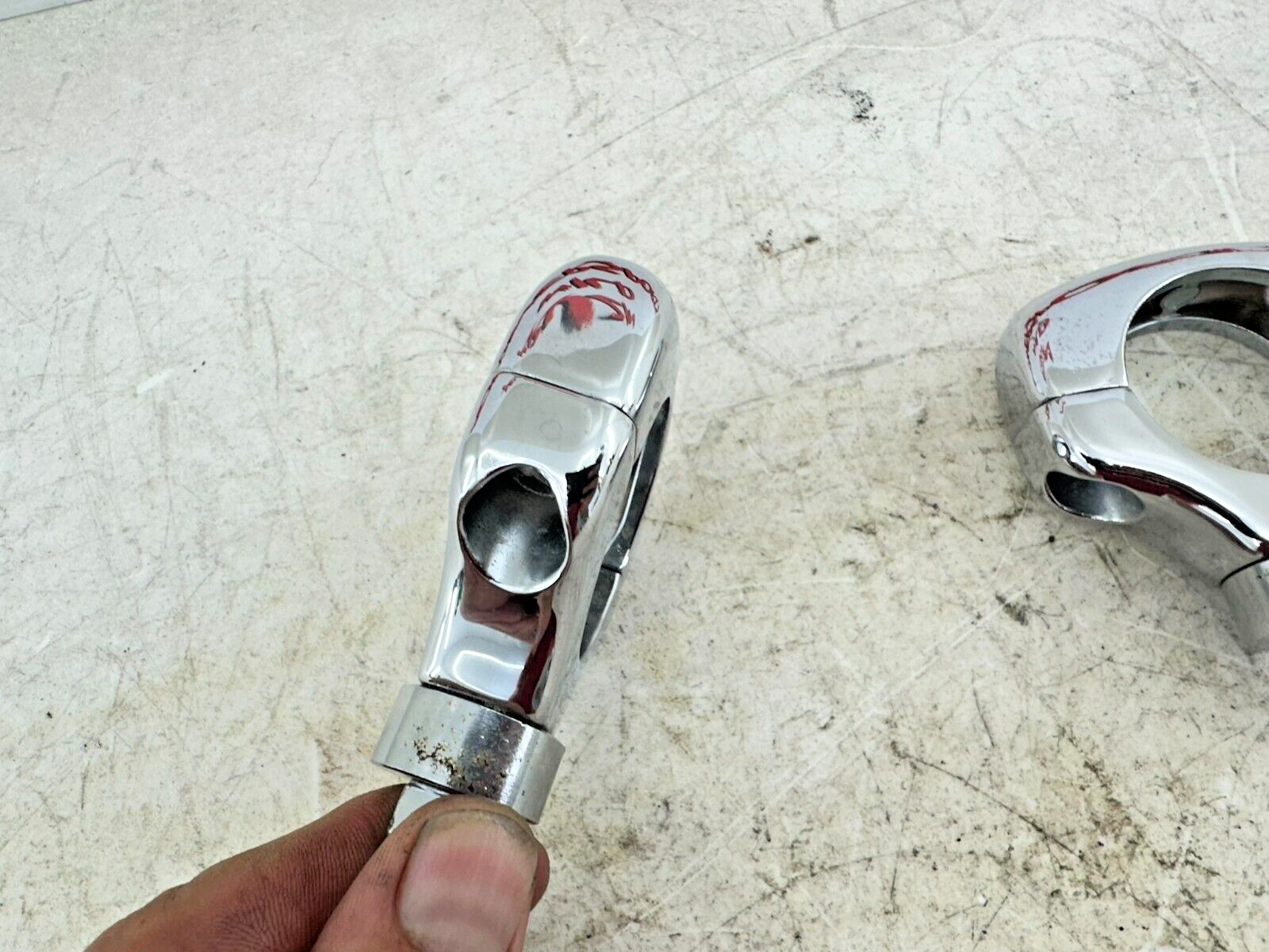 1999 HARLEY SOFTAIL Chrome Fork Mounted Turn Signal Brackets Hardware
