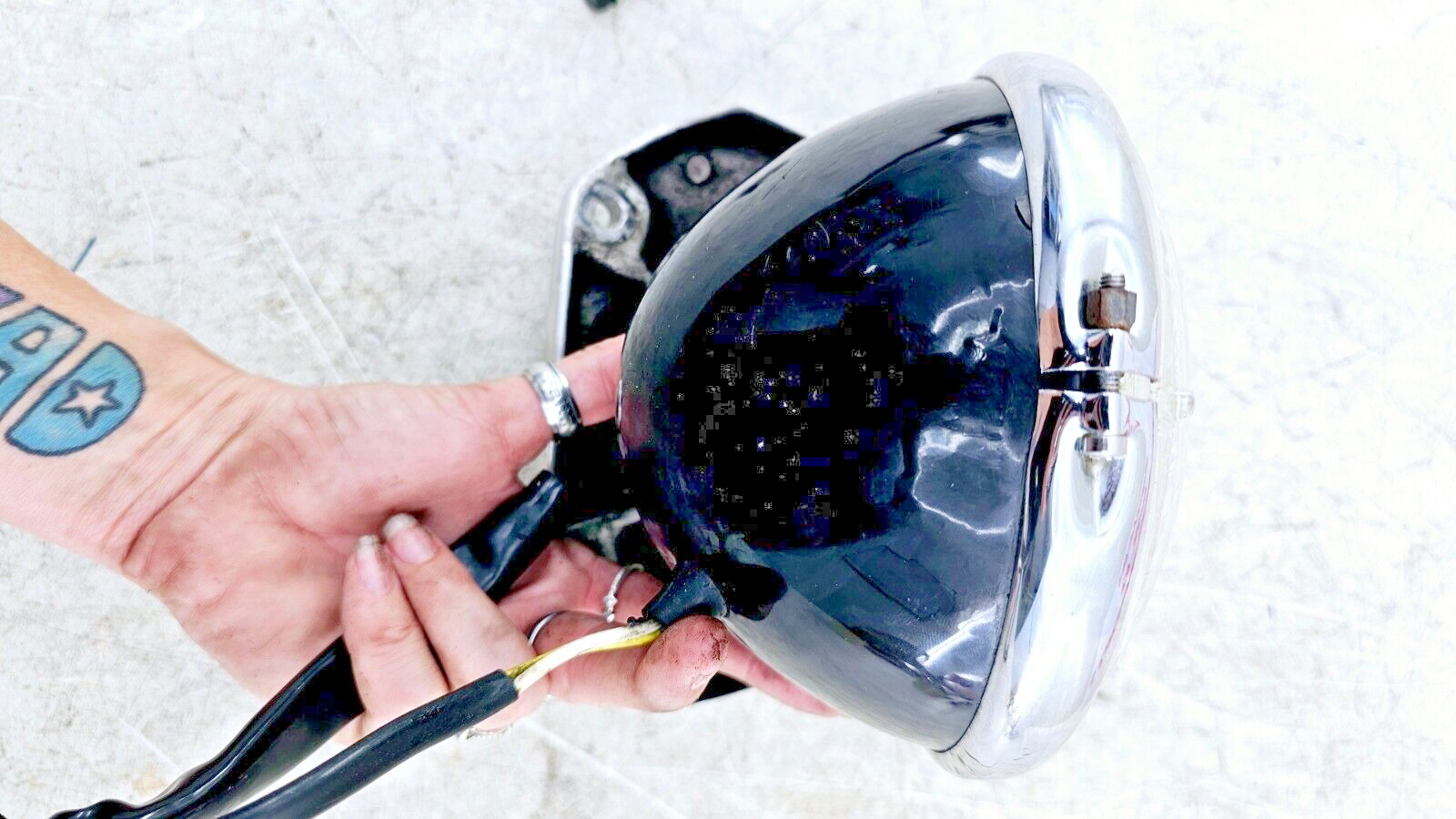 1995 HARLEY DYNA CONVERTIBLE Headlight Head Lamp + Chrome Mounting Bracket