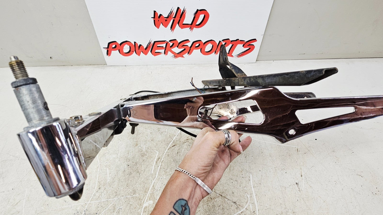 2000 HONDA VALKYRIE INTERSTATE Chrome Saddlebag Guard Luggage Rack Mount