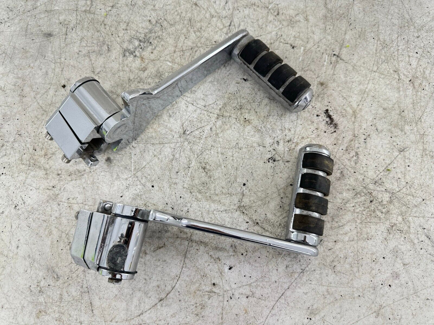 1999 HARLEY FLH ELECTRA GLIDE PASSENGER KURYAKYN Chrome Transformer Foot Peg Res