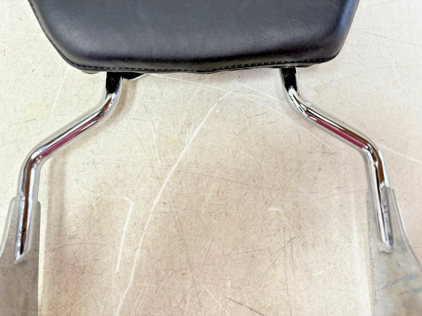 1998 HARLEY FLH ROADKING Detachable Sissy Bar Passenger Backrest Pad