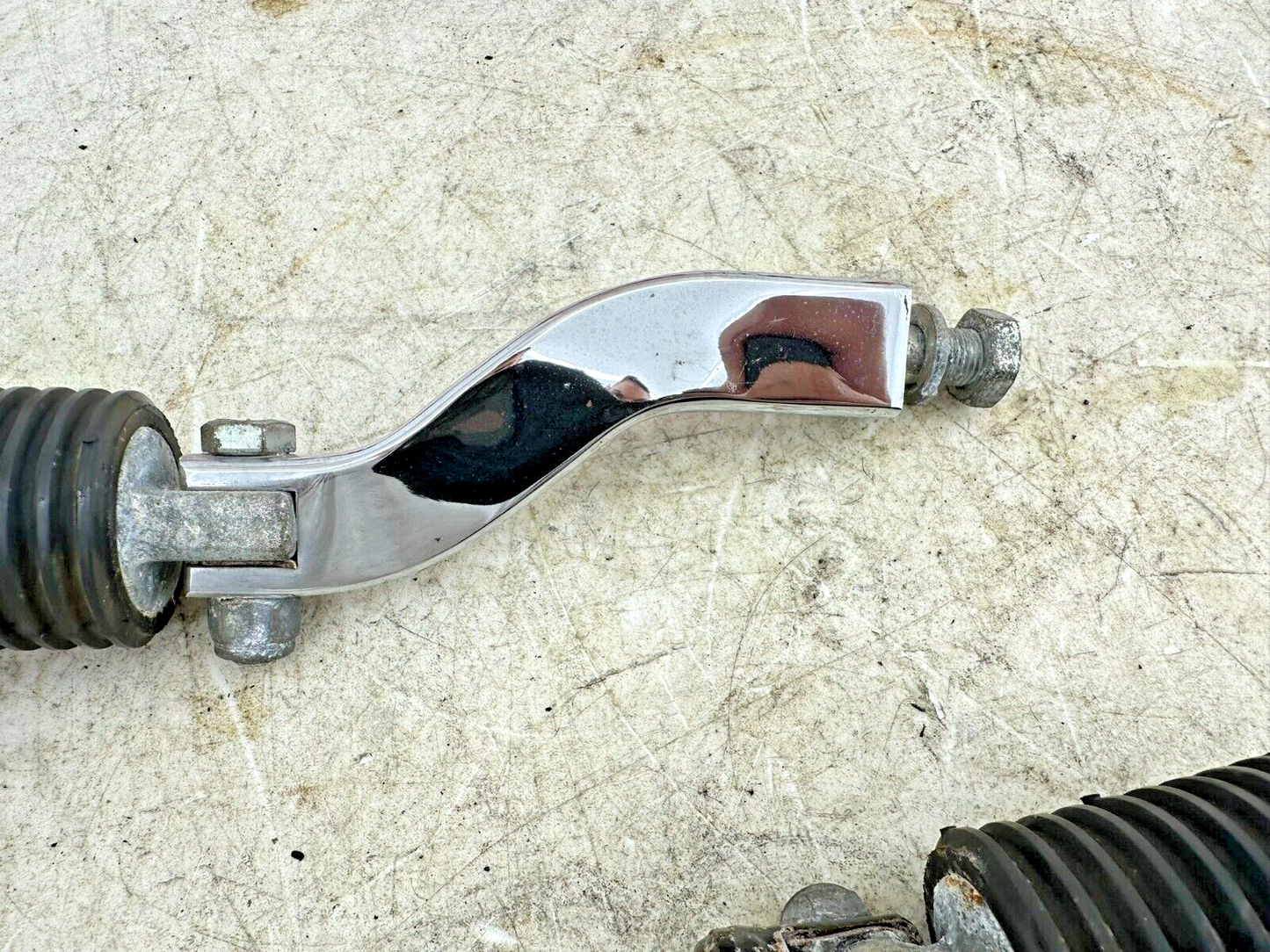 1997 HARLEY DYNA OEM HD Passenger Footpegs + Mounting Hardware Bracket