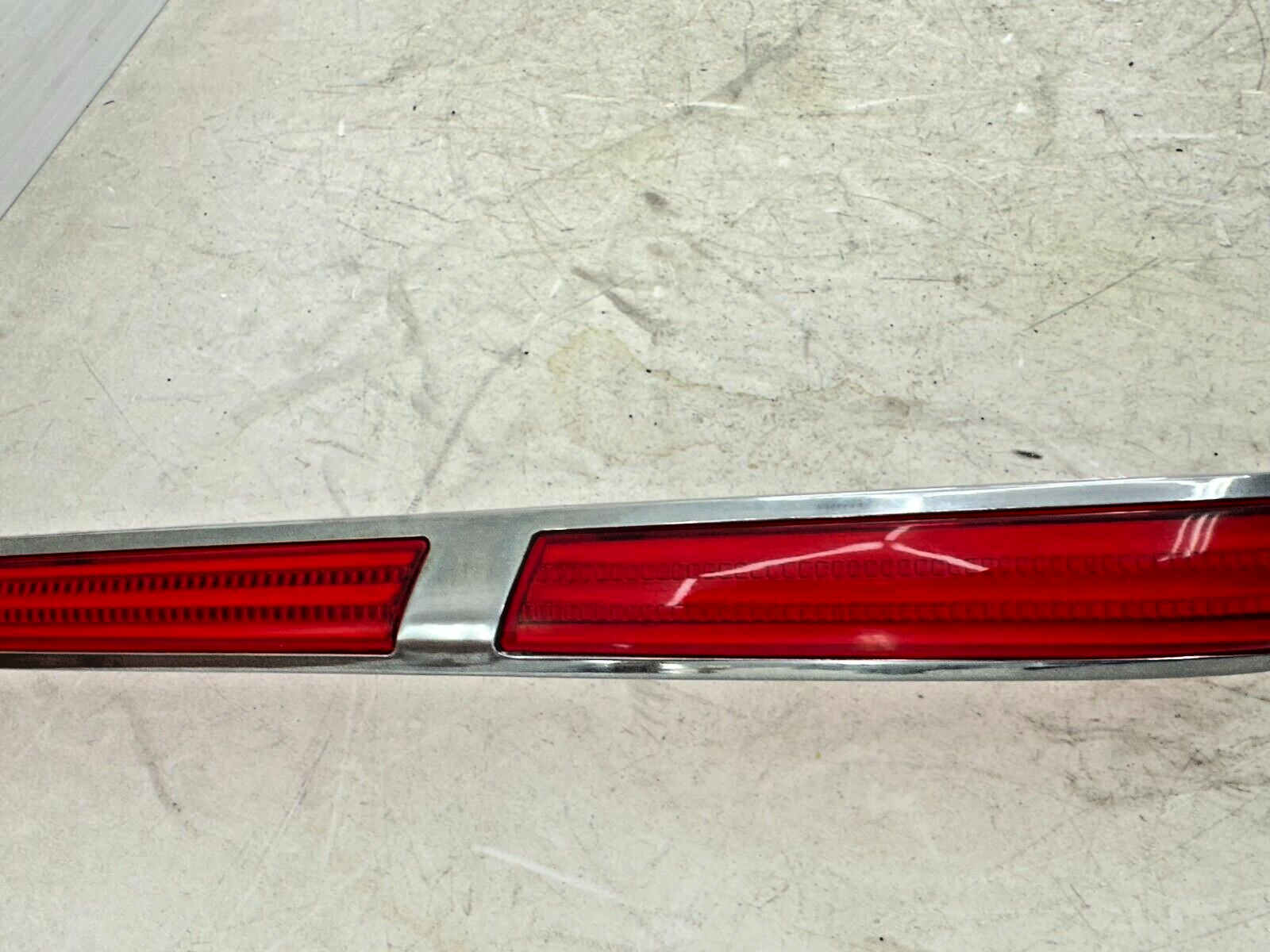 2004 Honda Goldwing GL1800 Kuryakyn Trunk Side Light Reflector Lens