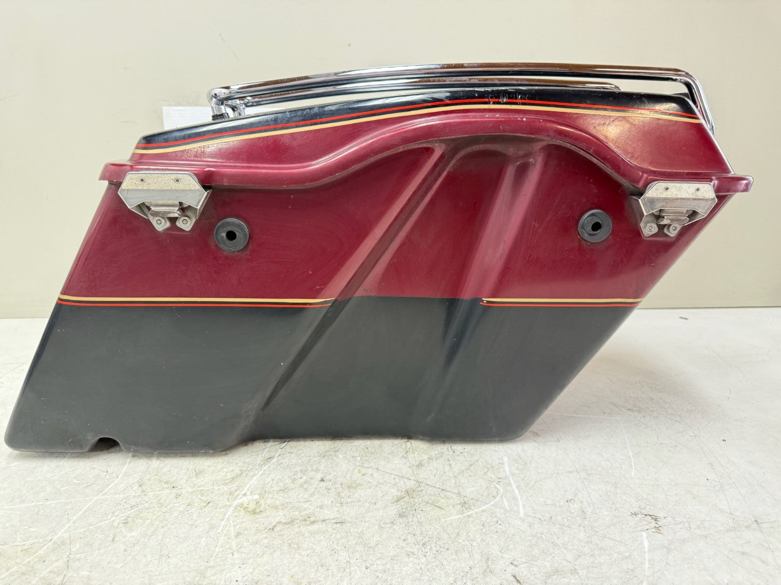1995 HARLEY FLH ELECTRA GLIDE Saddlebag Housing Left w/ Lid 30th Anniversay