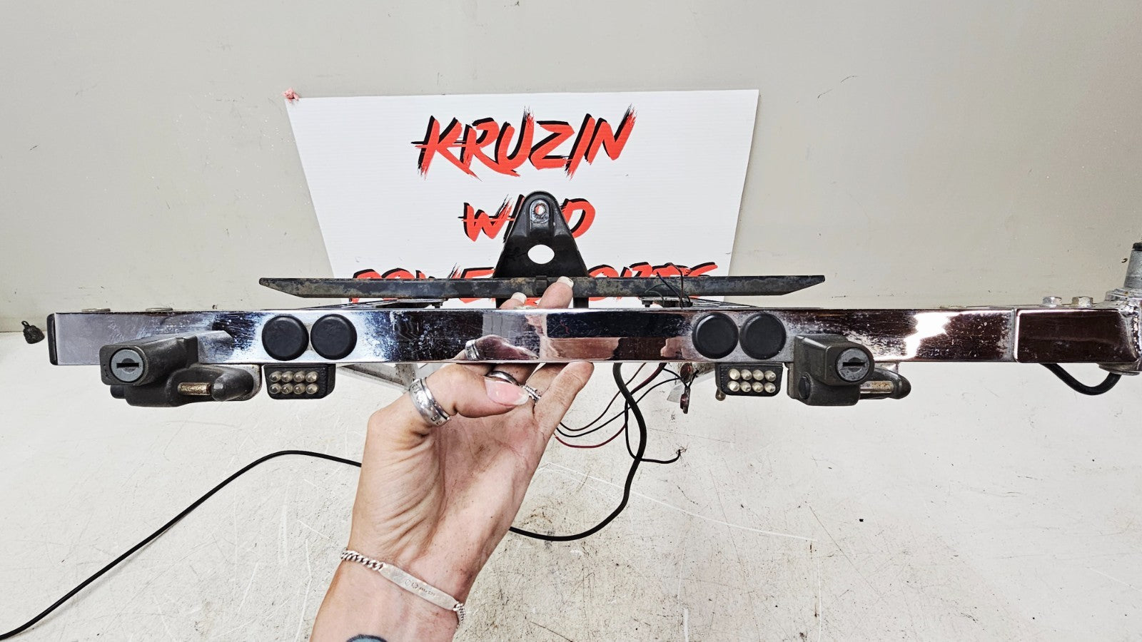 2000 HONDA VALKYRIE INTERSTATE Chrome Saddlebag Guard Luggage Rack Mount