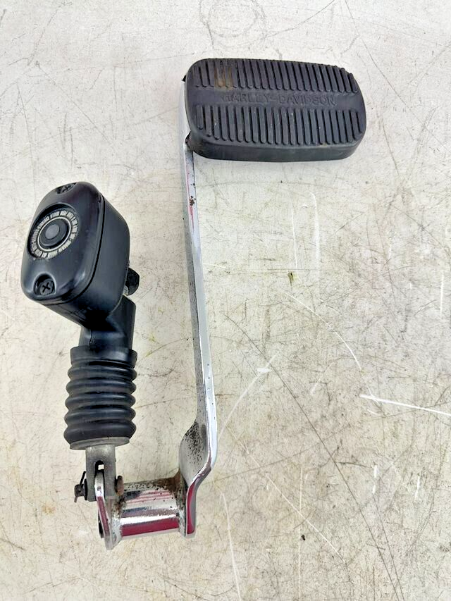 1999 HARLEY FLH ELECTRA GLIDE Rear Brake Pedal + Master Cylinder