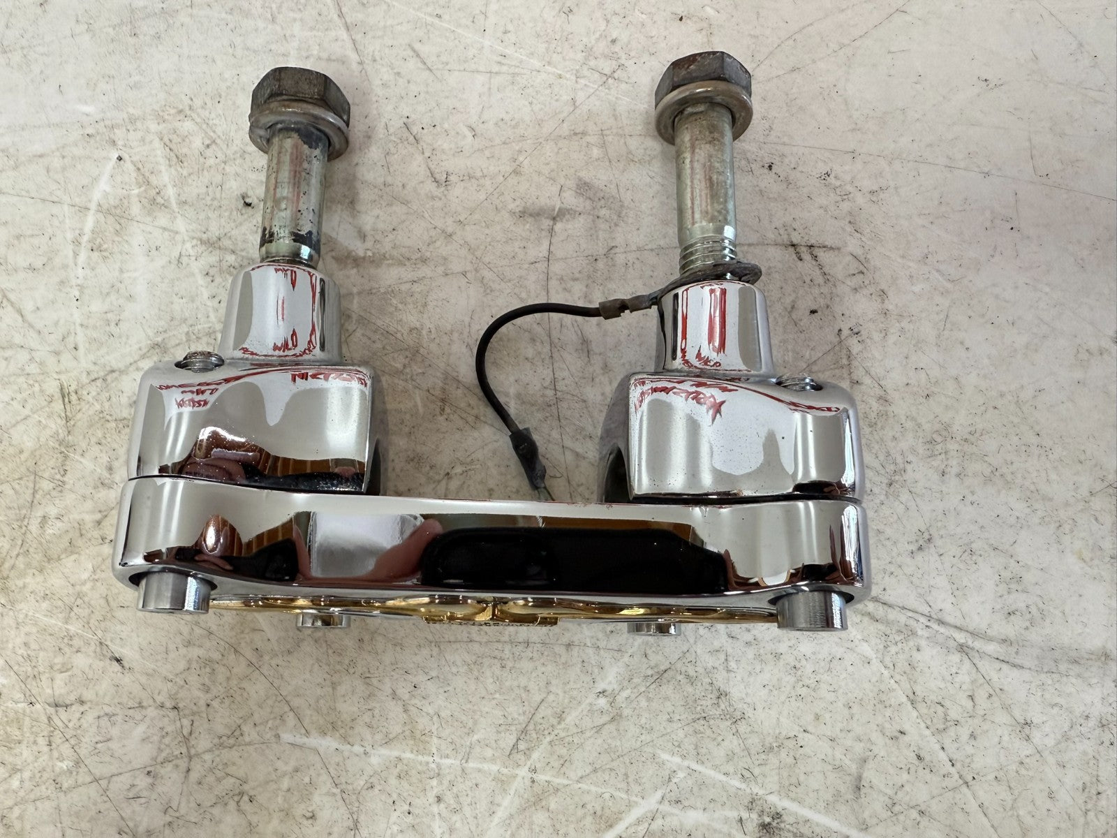2003 HARLEY DYNA WIDE GLIDE Chrome Handlebar Mount Clamp Brackets