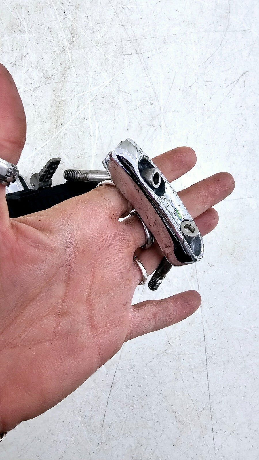 2003 HARLEY SOFTAIL DEUCE Ciro Premium Smartphone GPS Holder Chrome Mount