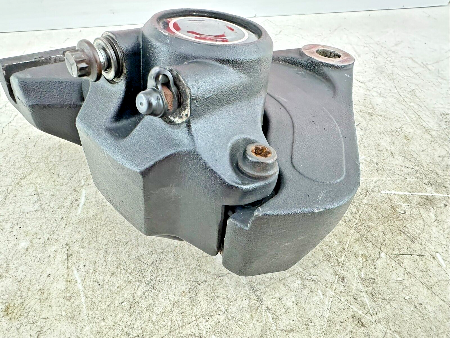 1995 HARLEY SOFTAIL Rear Brake Caliper + Mounting Bracket