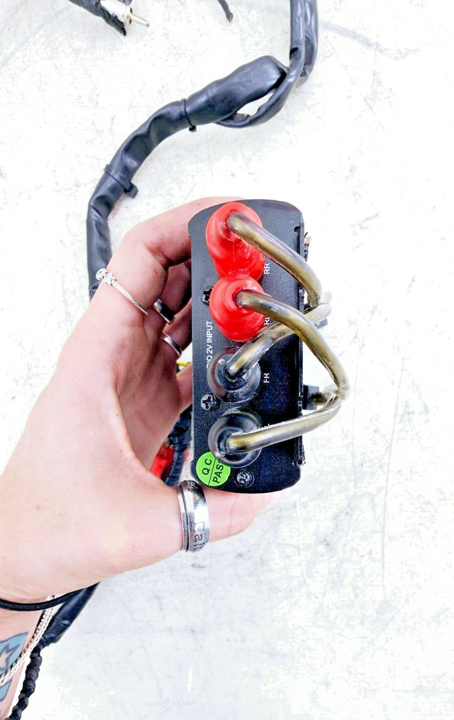 1999 HARLEY DYNA CONVERTIBLE J&M Handlebar Mounted Stereo Radio Bluetooth