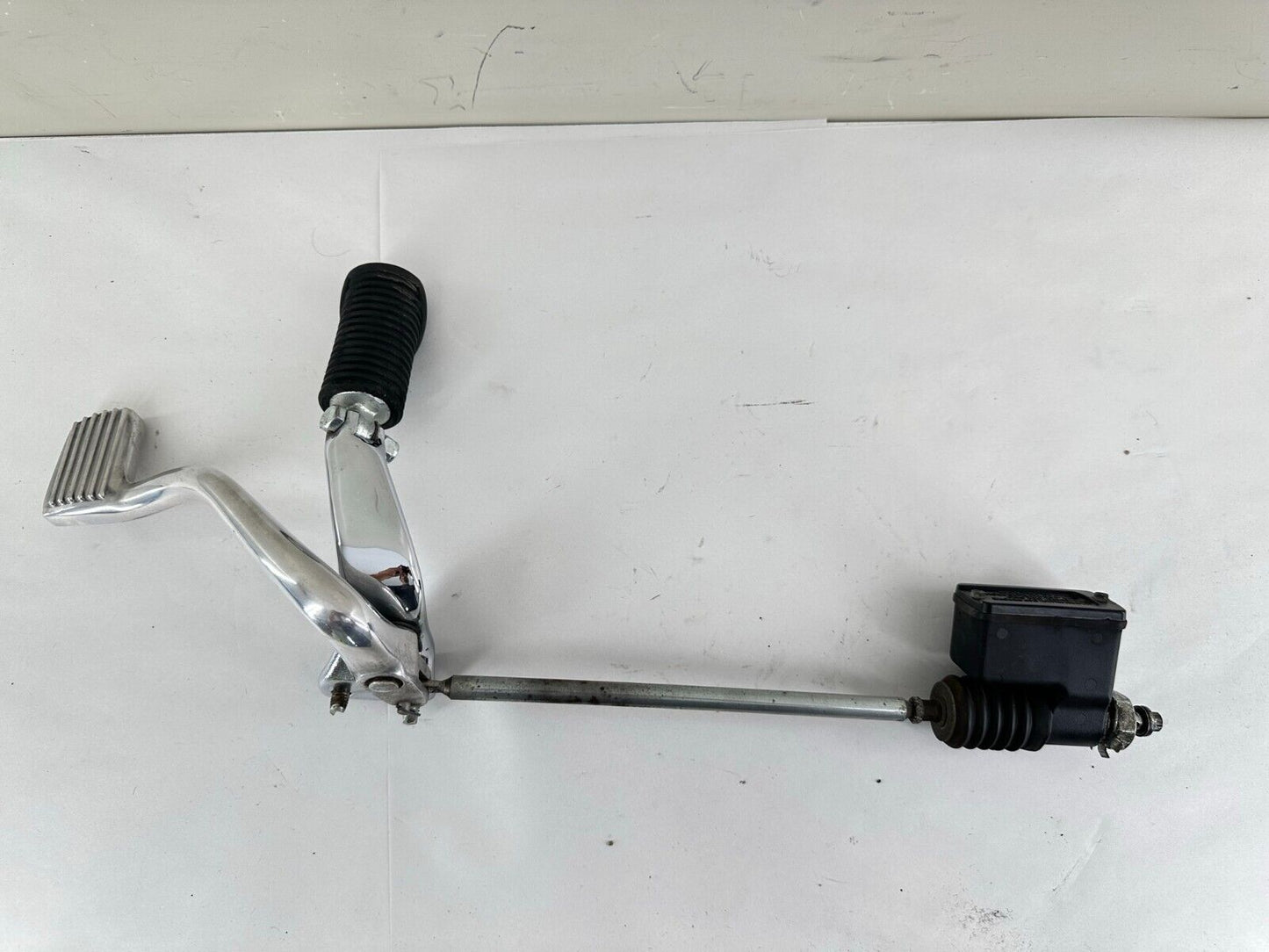 1996 HARLEY DAVIDSON DYNA MID CONTROL RIGHT SIDE BRAKE LEVER & MASTER CYLINDER