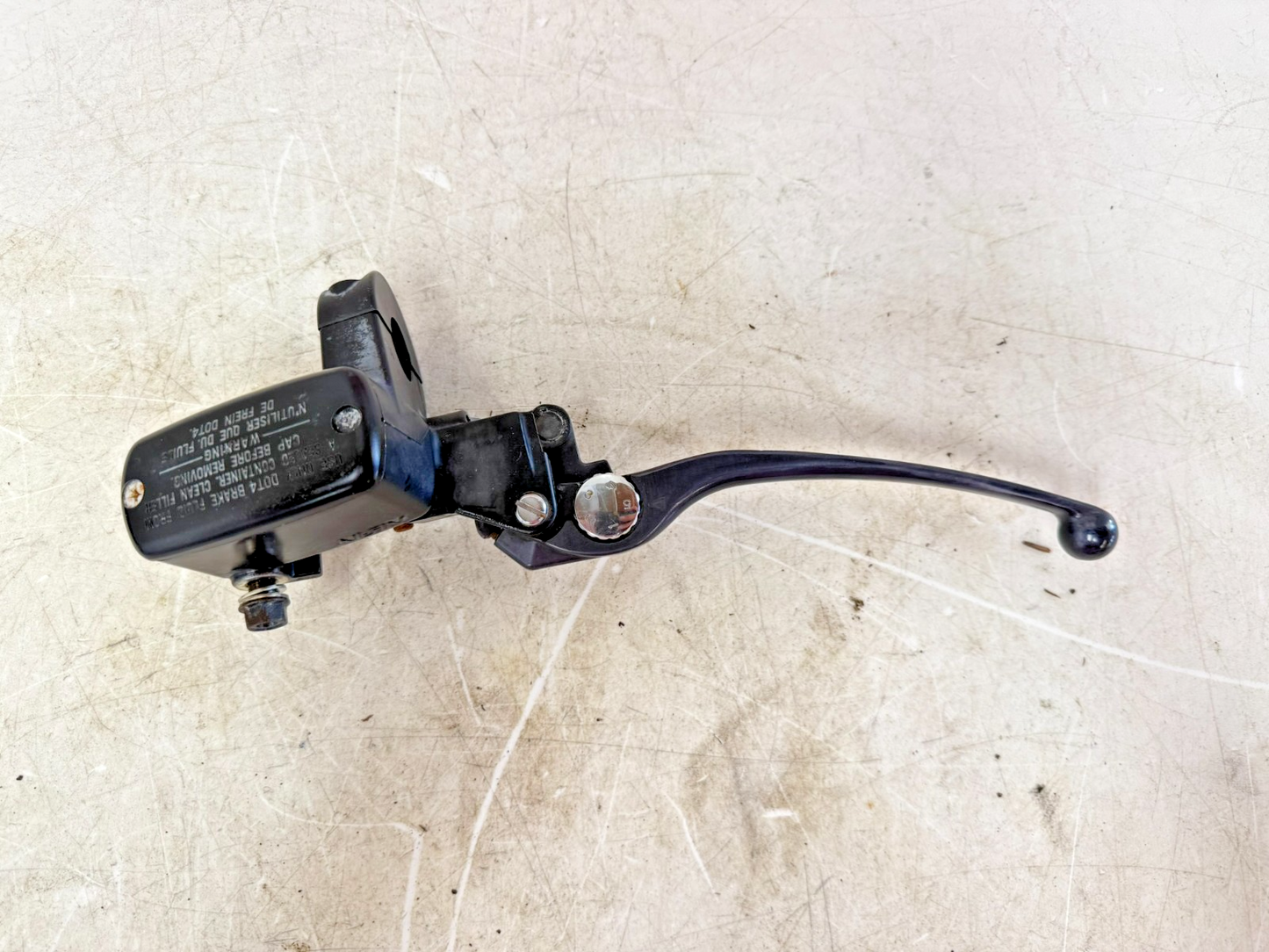 2002 Honda Goldwing GL1800 Front Brake Master Cylinder + Handle Lever