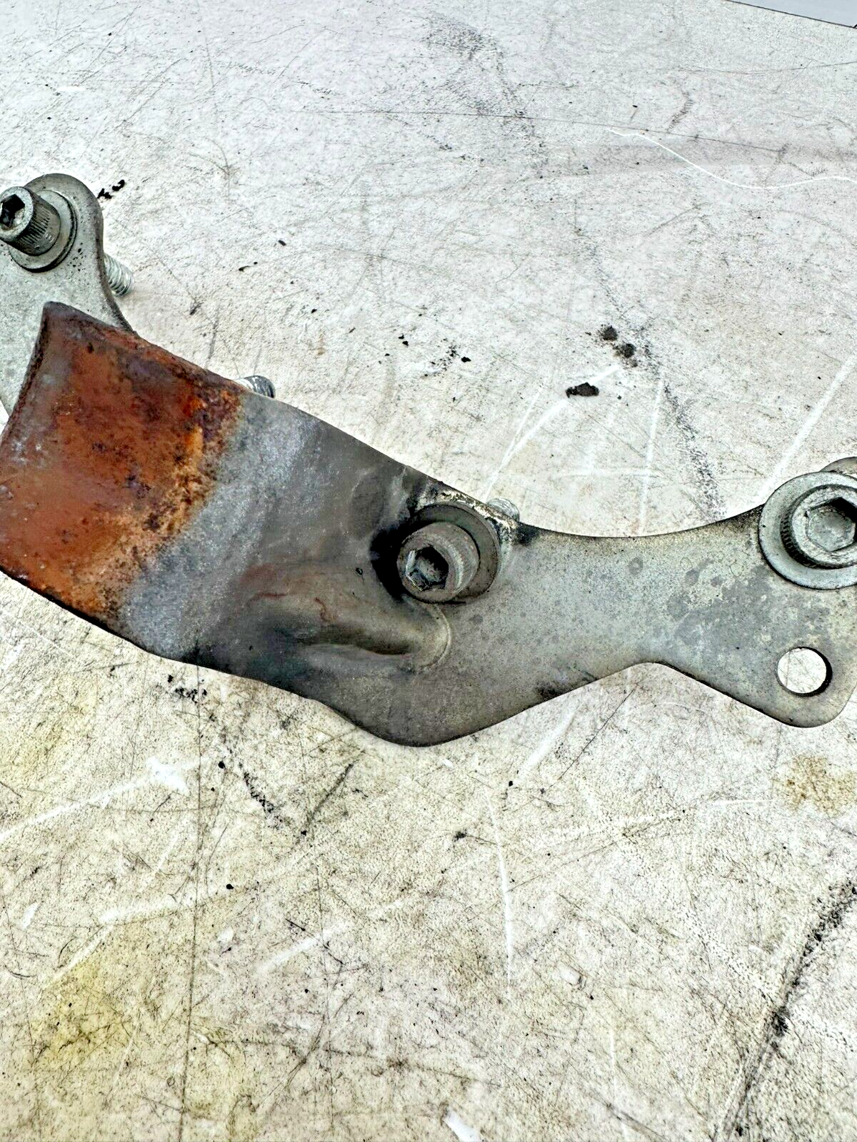 2003 HARLEY ELECTRA GLIDE classic OEM HD Transmission Exhaust Mounting Bracket