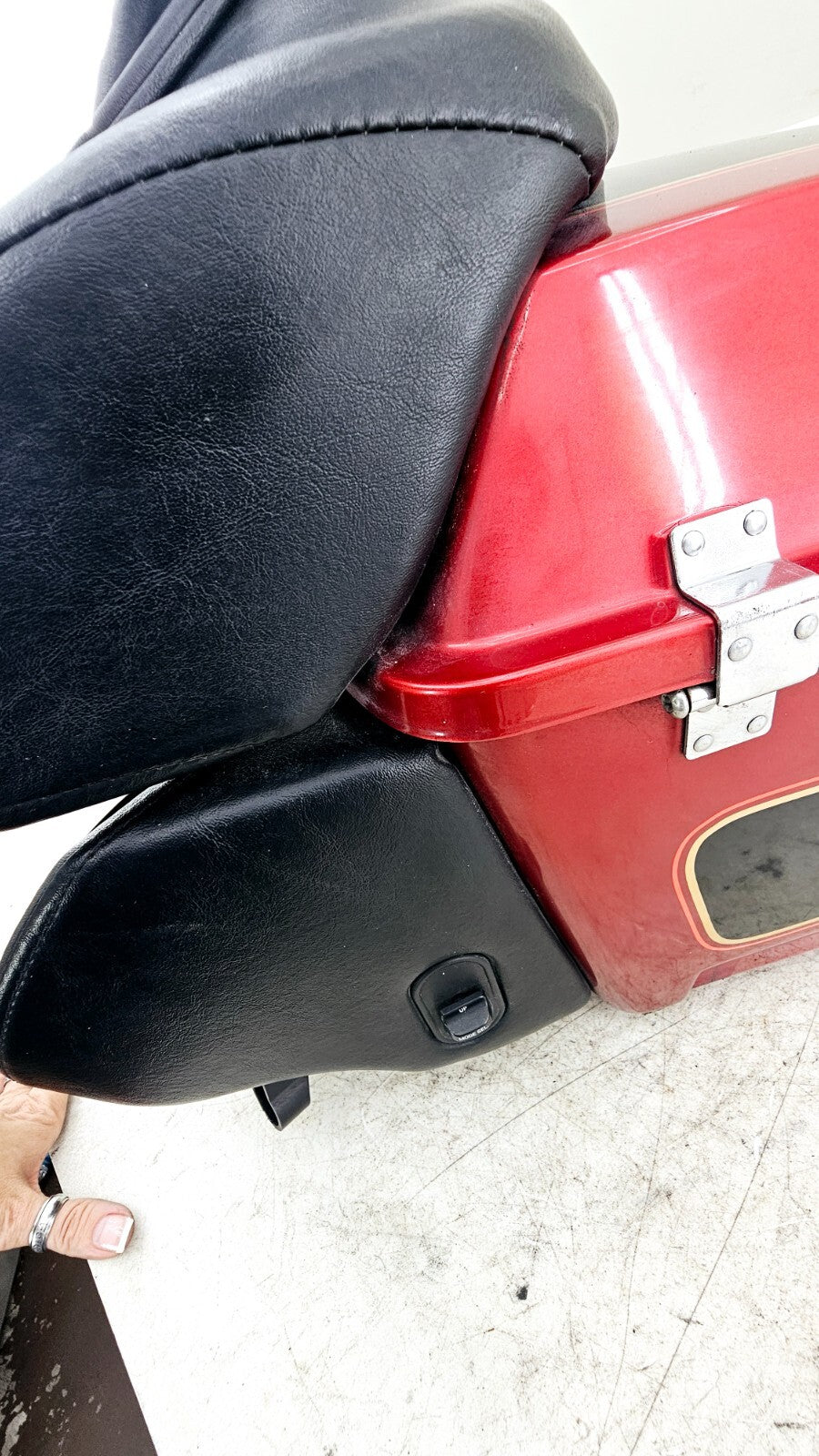 1998 HARLEY FLH ELECTRA GLIDE King Tour Pac Pack Trunk Top Box w/ Speakers Lid