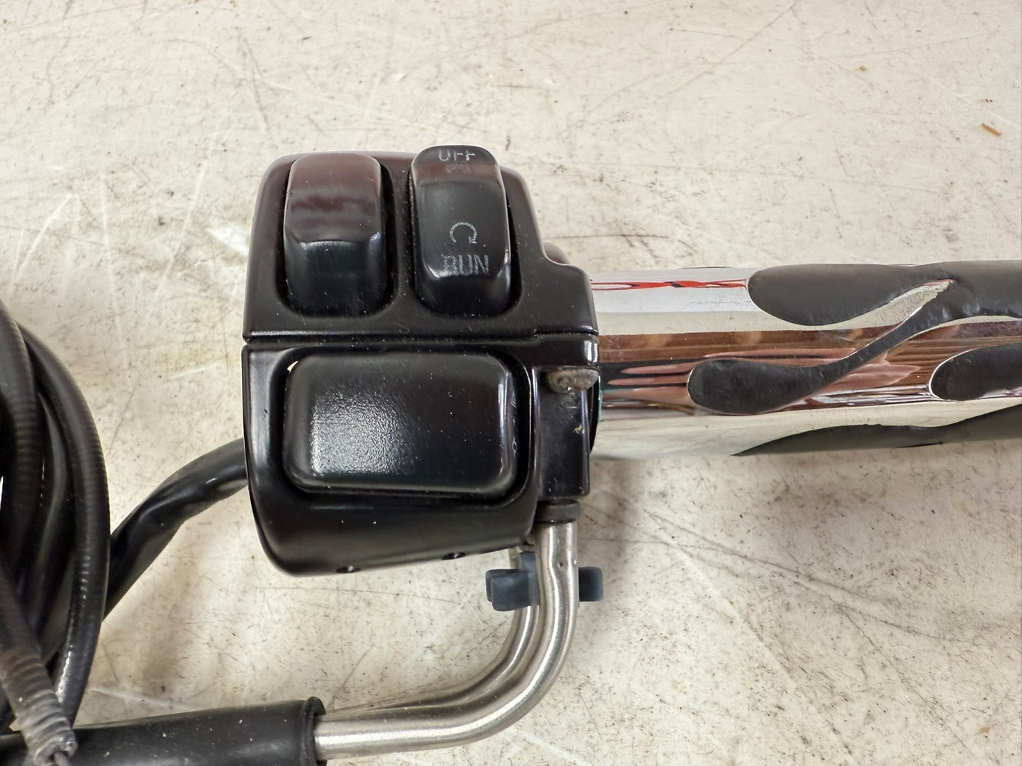 2003 HARLEY DYNA WIDE GLIDE Right Hand Control Switch Housing Handlebar Cable