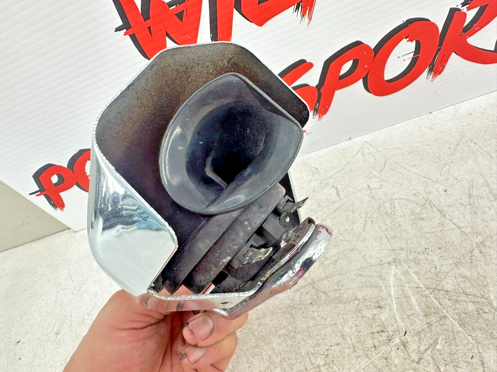 2006 HARLEY SOFTAIL DELUXE OEM HD Horn + Chrome Cover