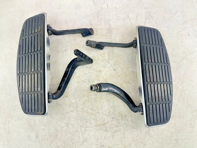 1999 HARLEY FLH ELECTRA GLIDE OEM HD Driver Floorboards + Mounting Bars Hardware