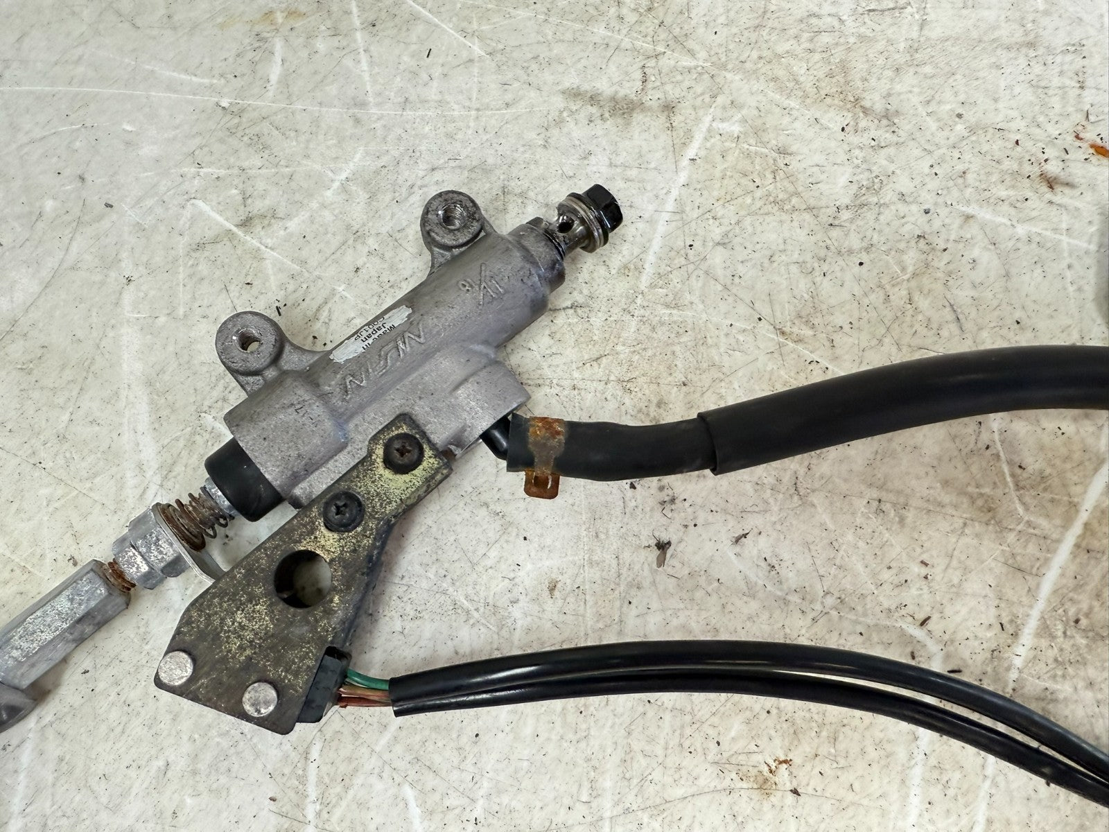 2002 Honda Goldwing GL1800 Rear Brake Master Cylinder & Reservoir Tank