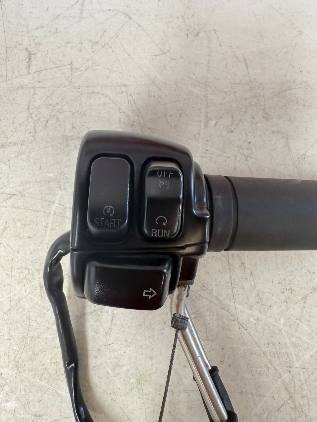 2003 Harley Davidson Sportster Right Hand Controls Switch Housing Throttle Cable