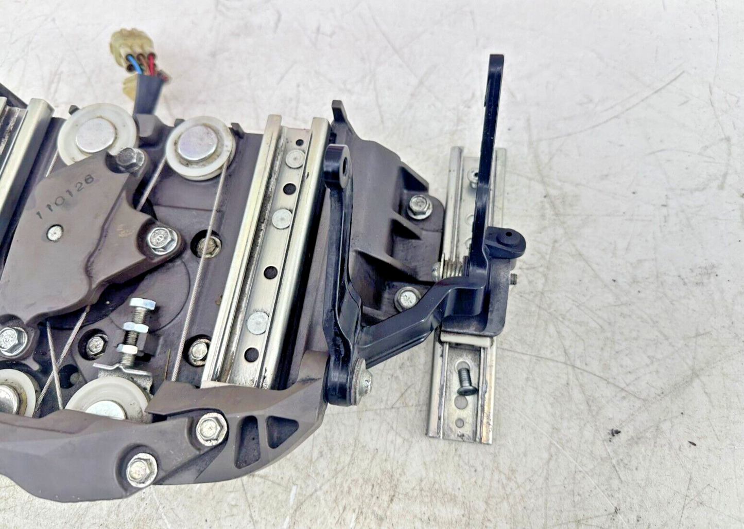 06-12 YAMAHA FJR 1300 Windshield Height Adjustment Actuator Replacement OEM
