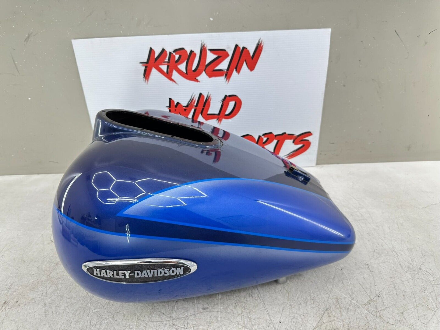 2007 Harley Electra Glide CVO OEM HD Gas Fuel Tank EFI No Dents