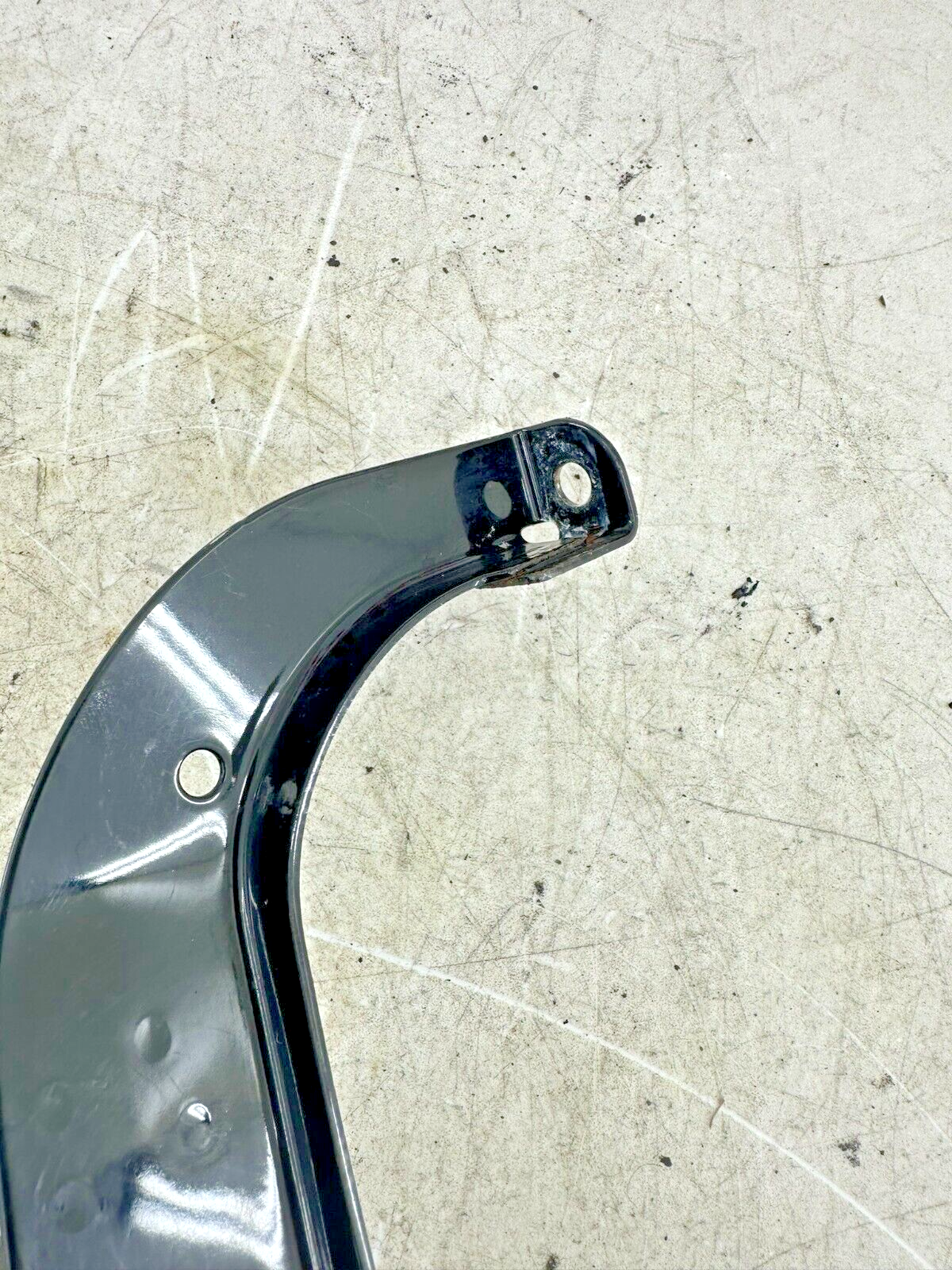2007 Harley Electra Glide CVO Main Batwing Fairing Mounting Bracket Frame