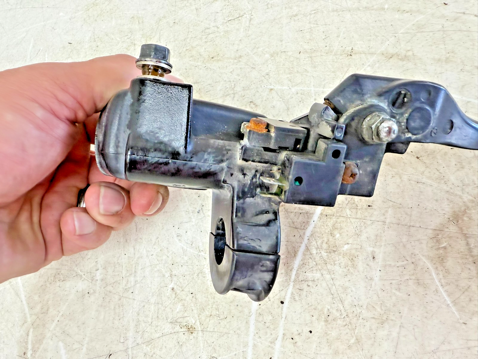 2002 Honda Goldwing GL1800 Front Brake Master Cylinder + Handle Lever