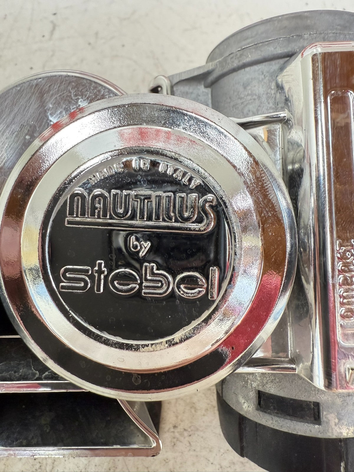 2003 HARLEY ELECTRA GLIDE Compact Mini Air Horn Chrome