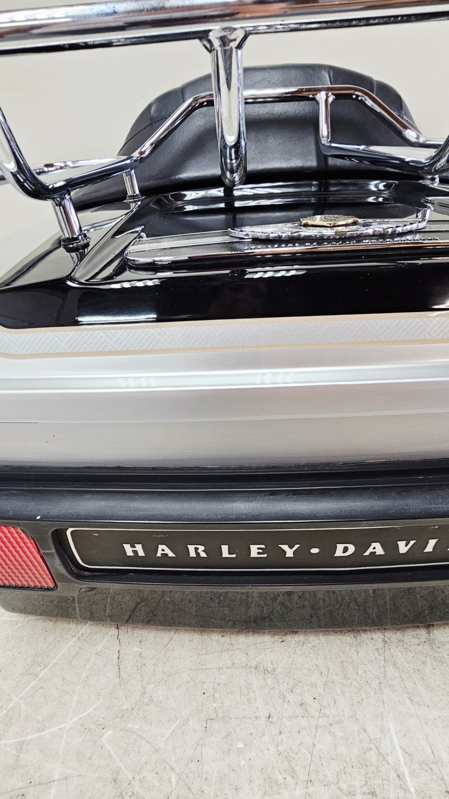 2003 HARLEY ELECTRA GLIDE Trunk Tour Pack Top Box Silver Black 100 Anniversary