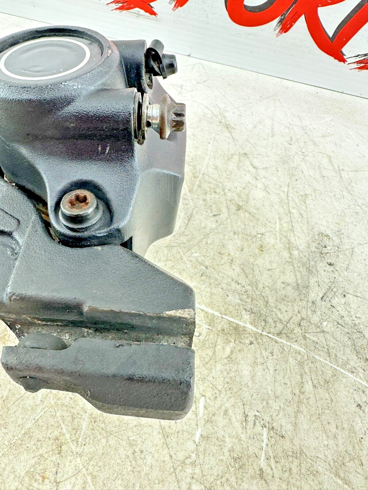 1995 HARLEY SOFTAIL Rear Brake Caliper + Mounting Bracket