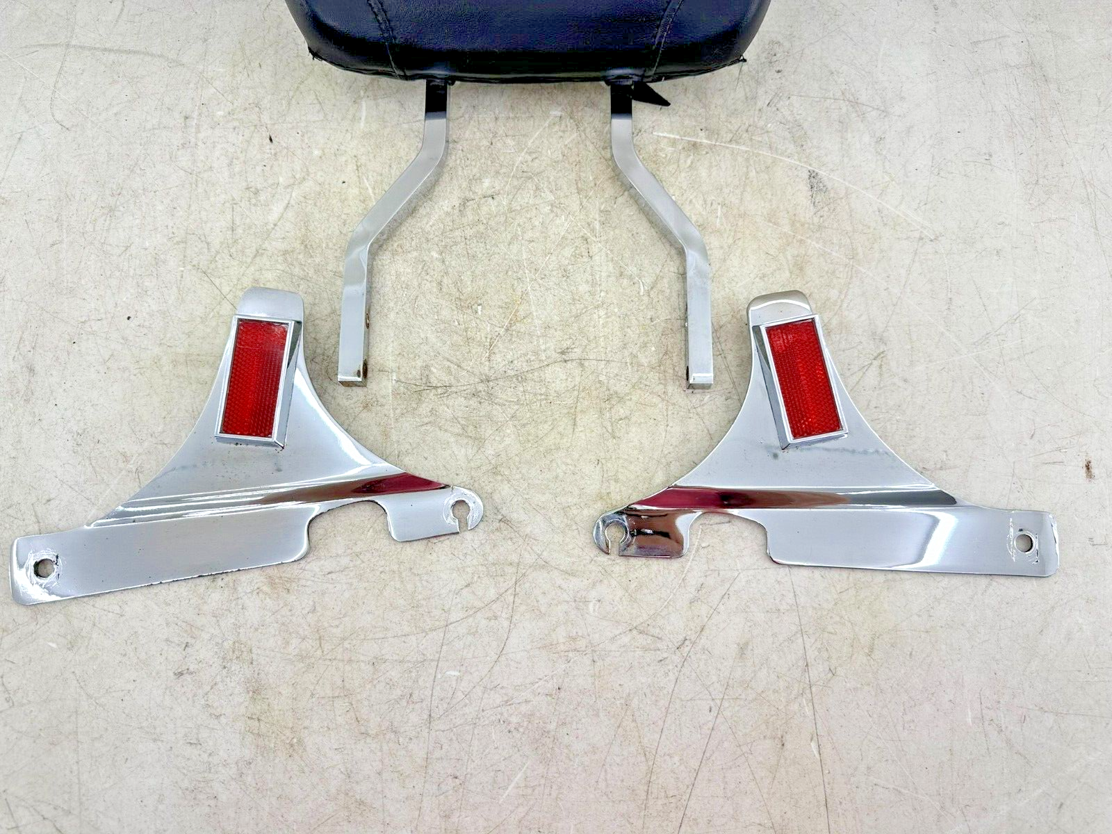 1995 HARLEY SOFTAIL Passenger Backrest Sissy Bar W/Pad