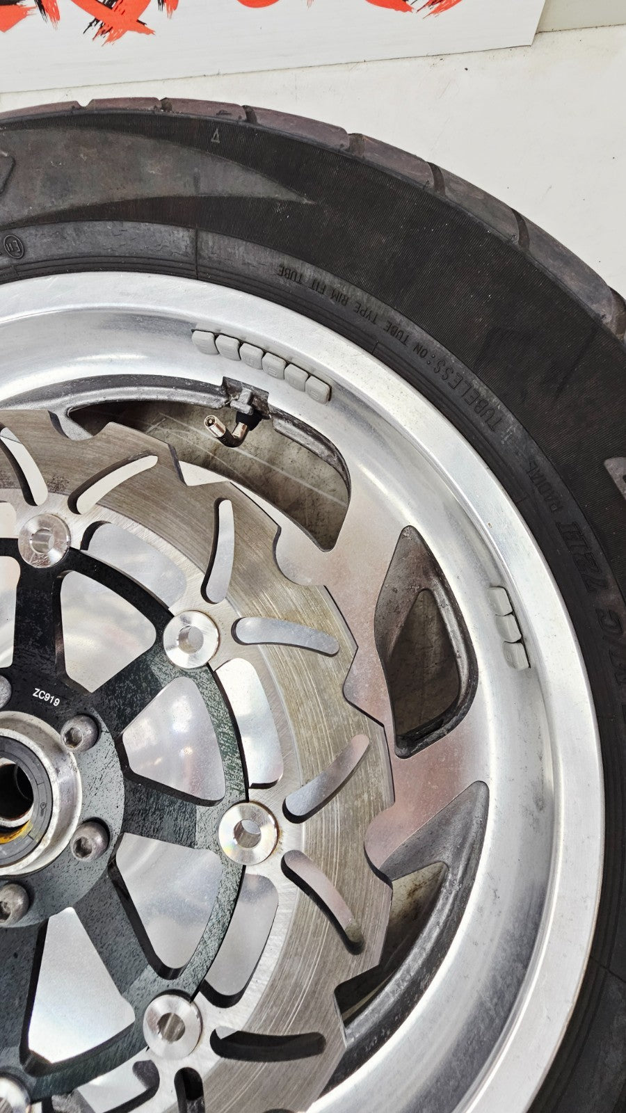 2000 HONDA VALKYRIE INTERSTATE Front Wheel Rim Tire 6 Spoke Brake Rotor 17x.35