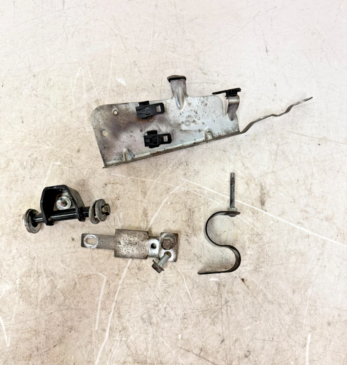 1997 HARLEY DAVIDSON SOFTAIL Dash Console Fuel Tank Mounting Brackets OEM HD