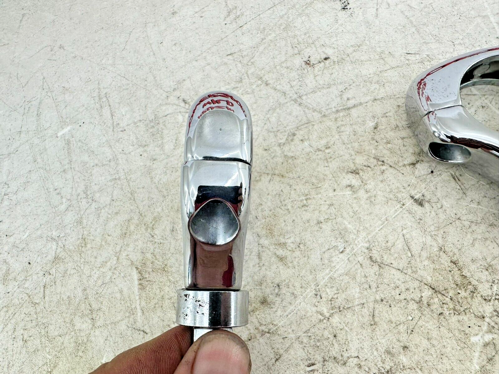 1999 HARLEY SOFTAIL Chrome Fork Mounted Turn Signal Brackets Hardware