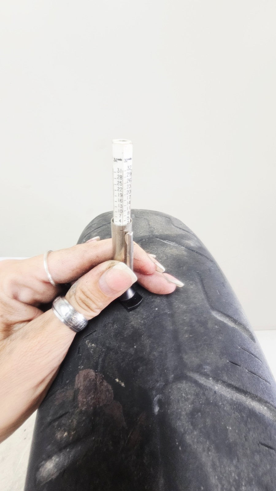 2001 Harley Davidson Sportster Solid Rear Wheel Rim 3/4 Axle 16x3