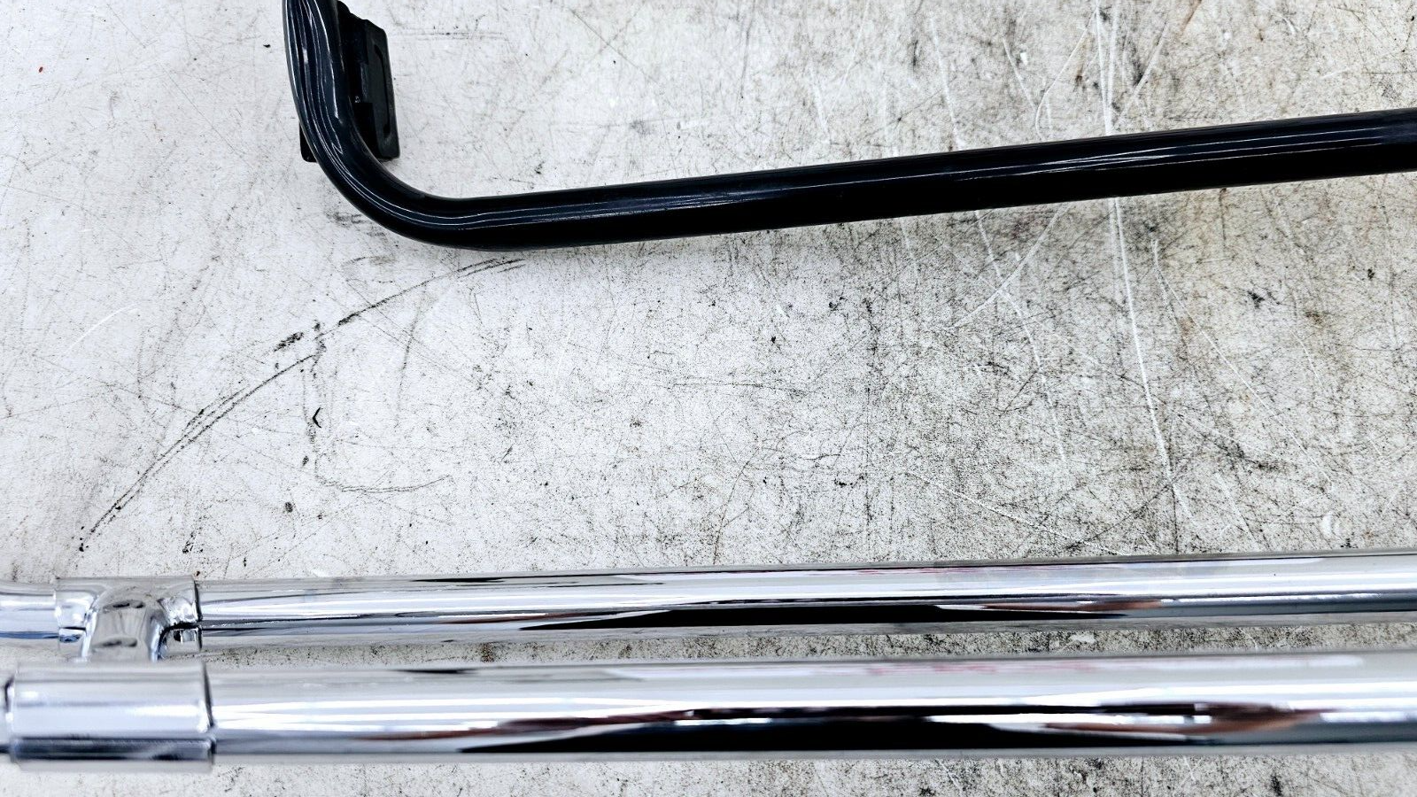 1998 HARLEY FLH ELECTRA GLIDE Chrome Right Saddlebag Guard Bumper Surround Bars