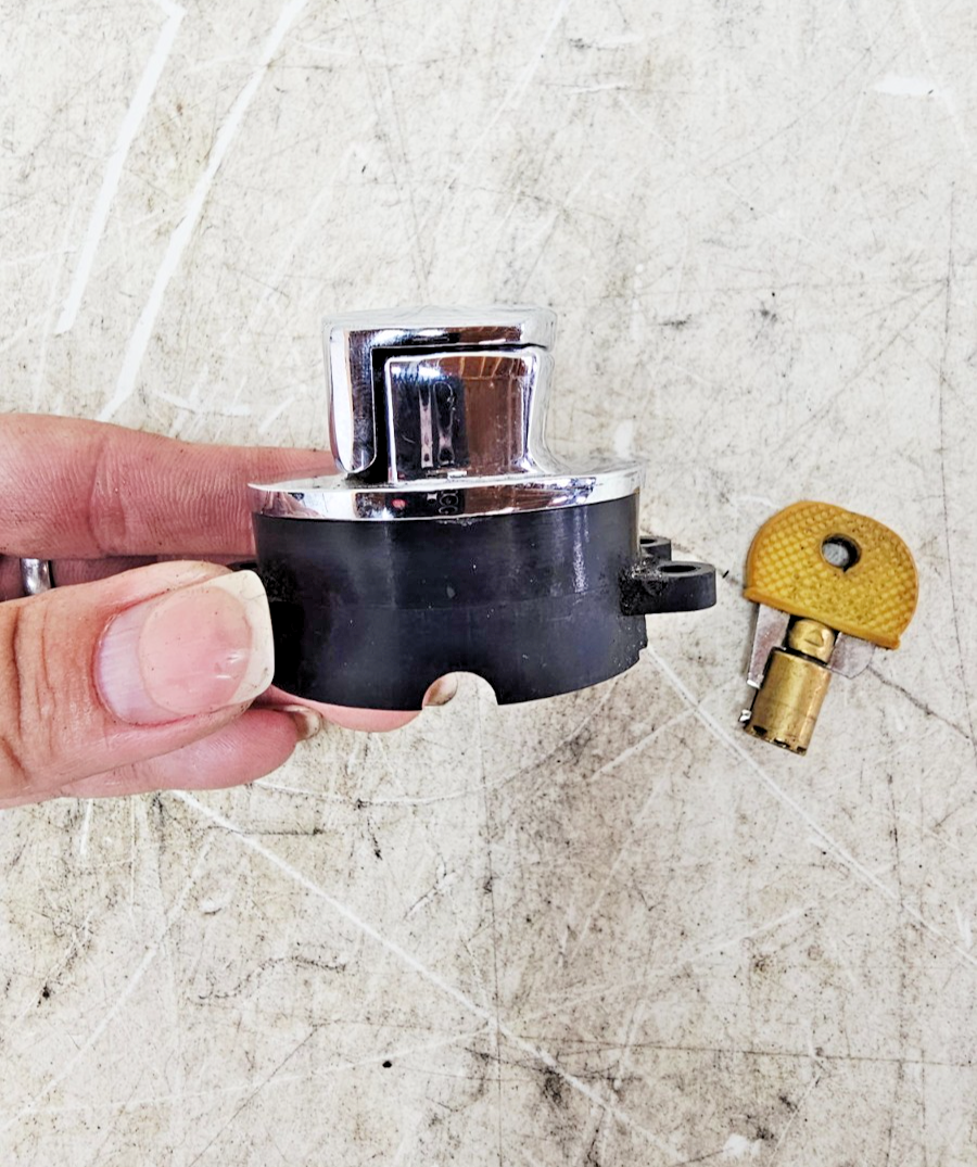 1997 HARLEY DYNA OEM Ignition Switch W/ Key