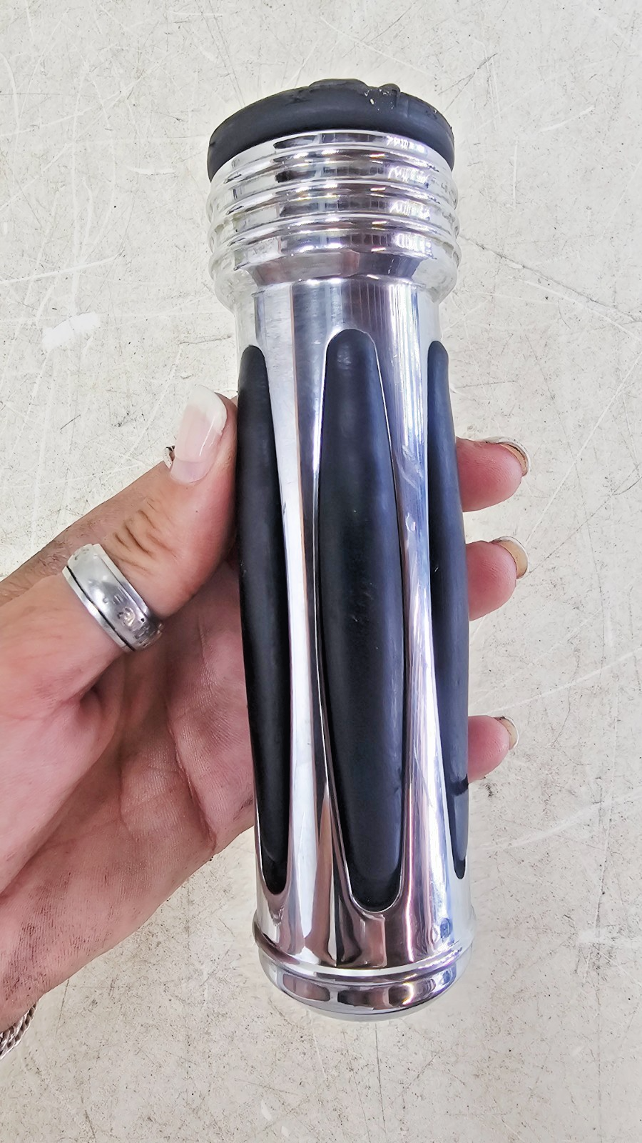 2000 HARLEY DAVIDSON FLH ROADKING Chrome Raised Throttle Hand Handlebar Grips