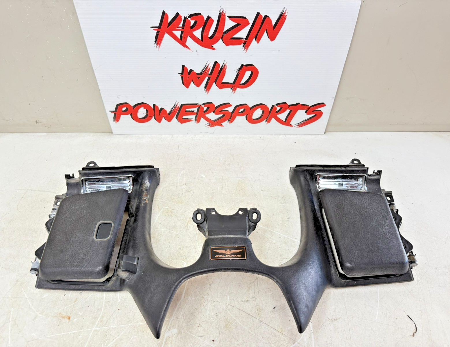 2002 Honda Goldwing GL1800 Inner Shelter Fairing Cowl Cover Housing w/ Lids