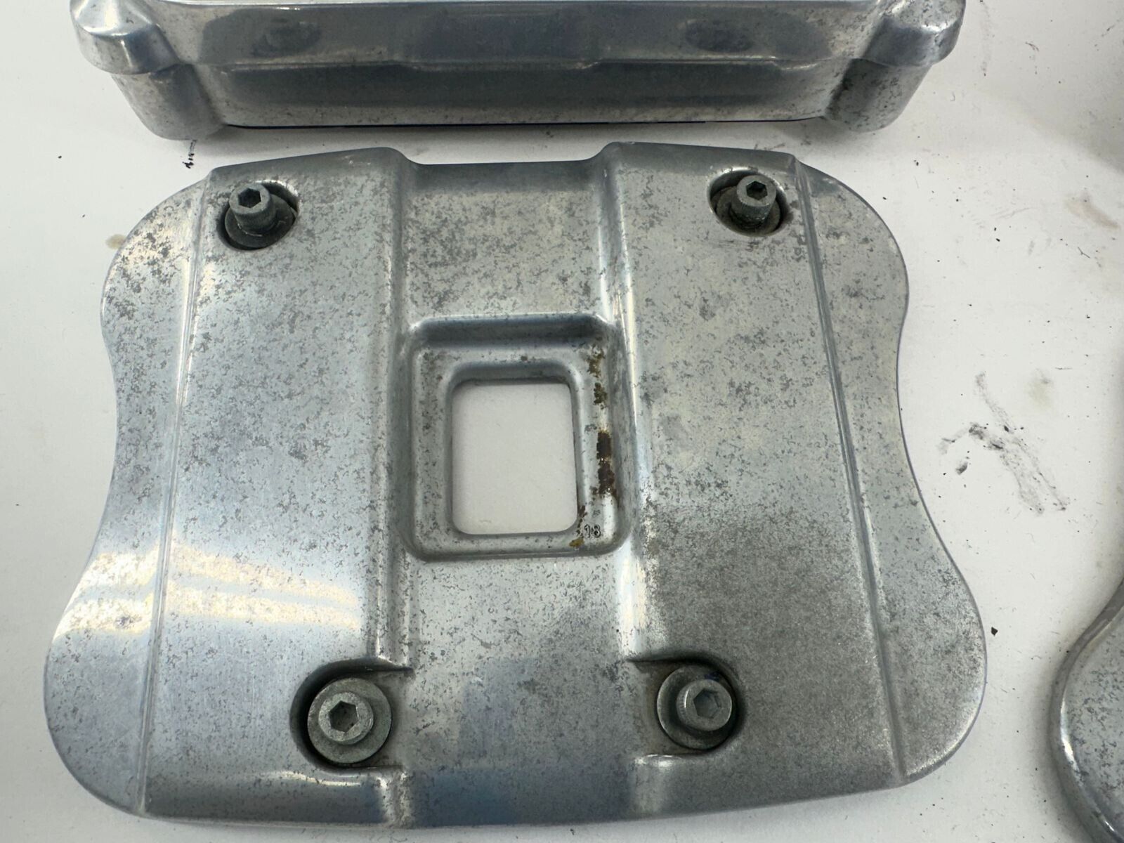 2003 Harley Davidson Sportster Front Rear Cylinder Heads + Rocker Box