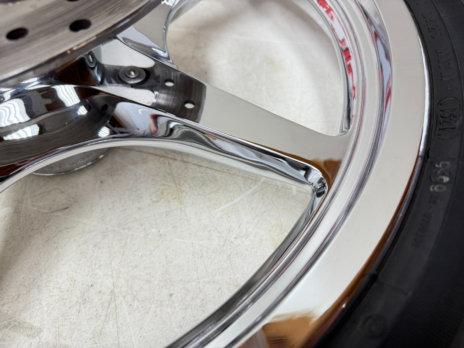 2003 HARLEY DYNA WIDE GLIDE 21" Thunder Star Front Wheel Full Chrome Rim NICE
