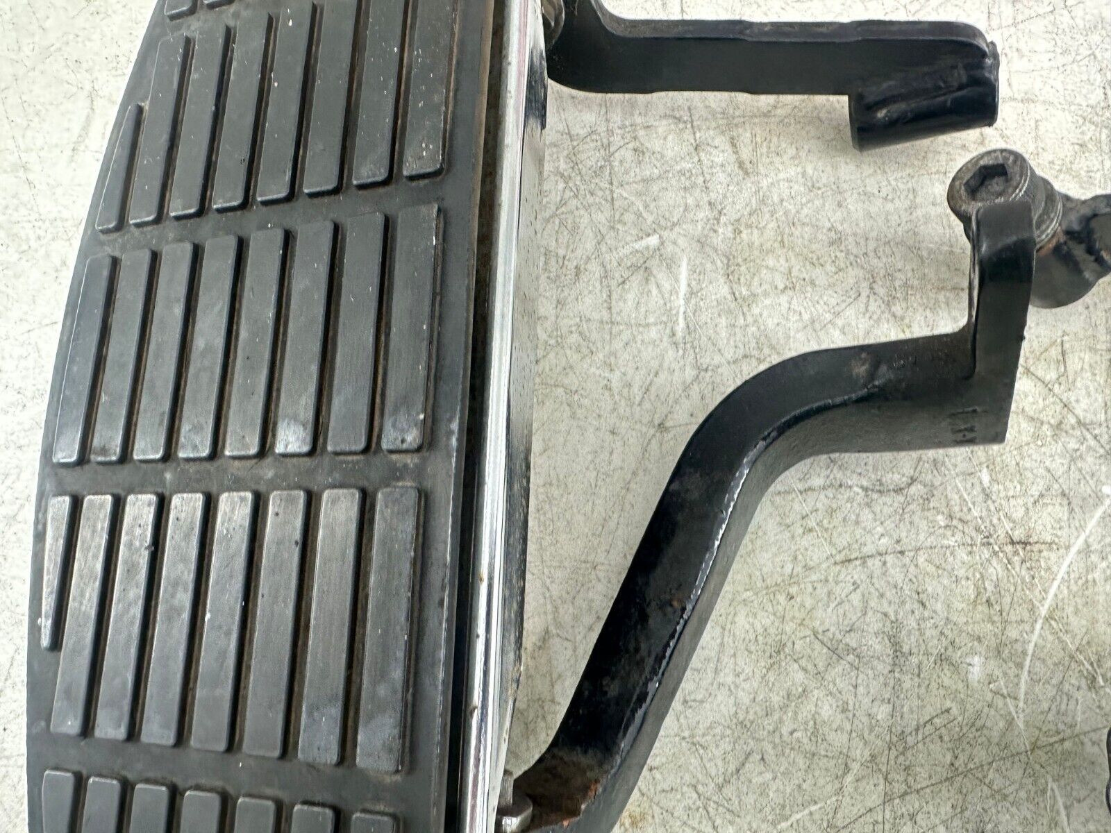 1999 HARLEY FLH ELECTRA GLIDE OEM HD Driver Floorboards + Mounting Bars Hardware