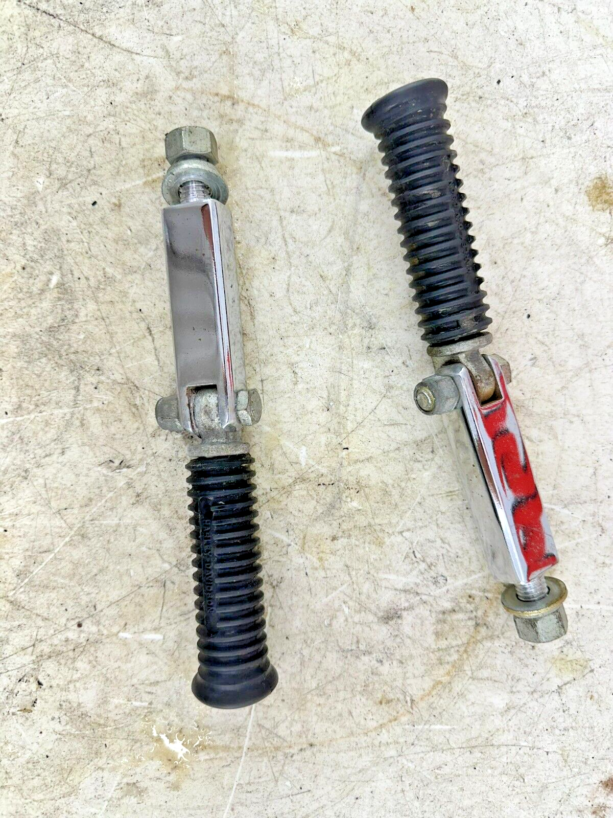 1997 HARLEY DYNA OEM HD Highway Forward Foot Pegs + MTG Hardware